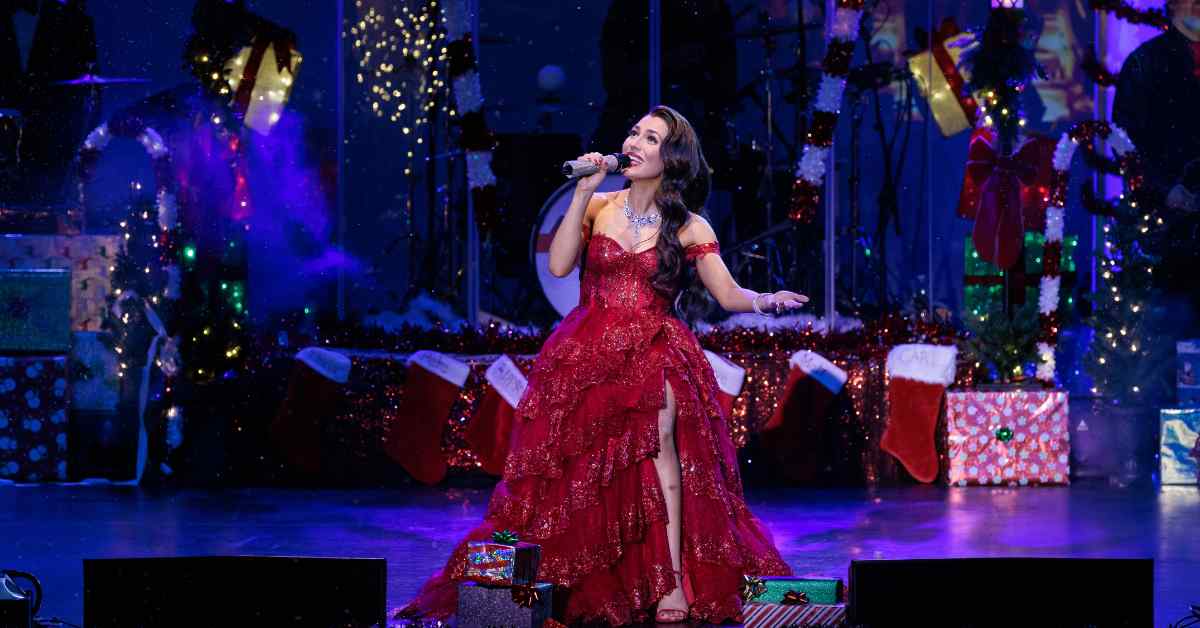 Jessica Lynn at the Newton Theatre