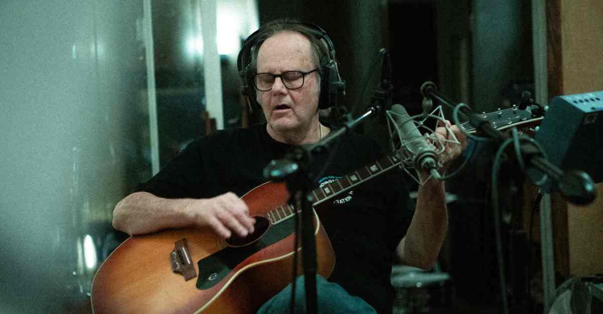 Walter Trout plays The Newton Theatre